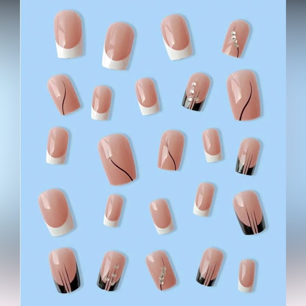 Nude Abstract Rhinestone Accent Press On Nail Kit NEW 🏷️ - Picture 2 of 3